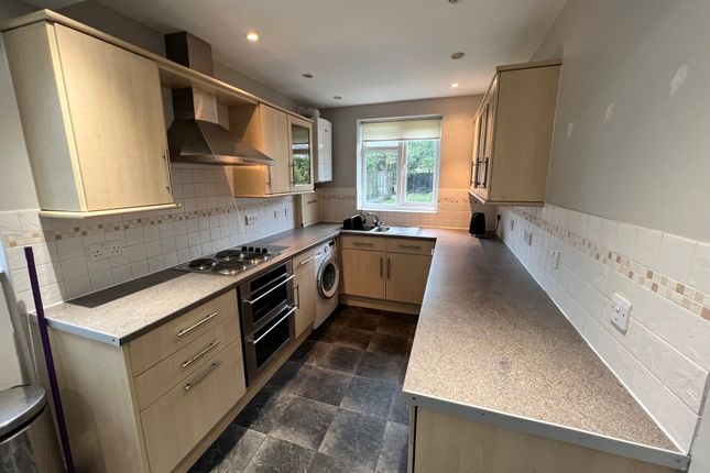 48, Abbey Road, Woking photo 2