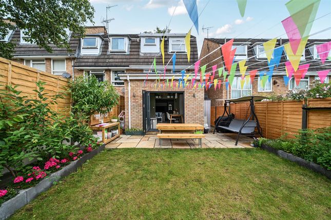 5, Knighton Close, Reading photo 4