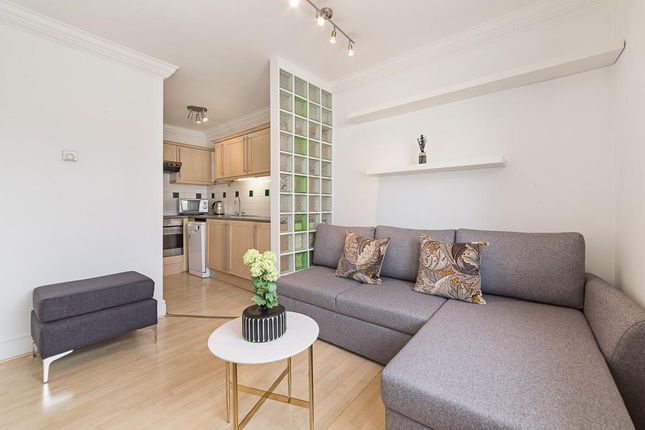 Thumbnail Flat to rent in Hilton House, Craven Hill Gardens, Bayswater, London