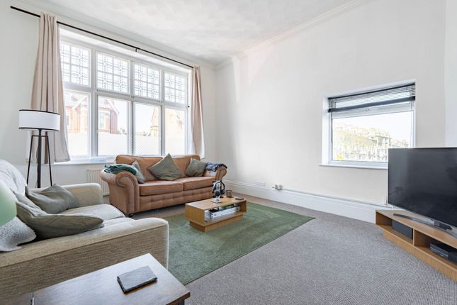 Flat 2 Kirkley Cliff Road, Kirkley House Kirkley Cliff Road, Lowestoft photo 3