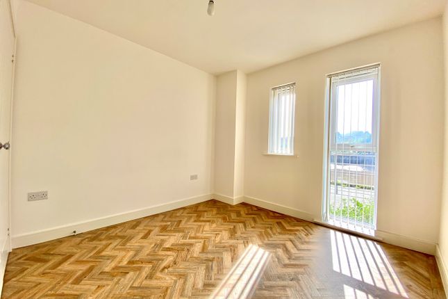 Flat for sale in Baroque Court, Newport