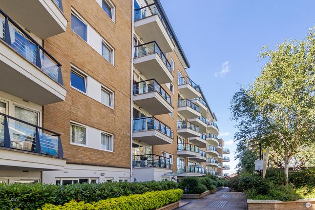 Thumbnail Flat for sale in Smugglers Way, London