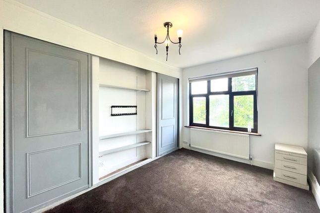23, Monmouth Avenue, South Woodford photo 5