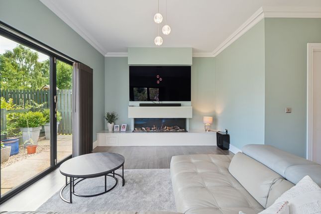 43 Rutherford Drive, Lenzie, Glasgow photo 4