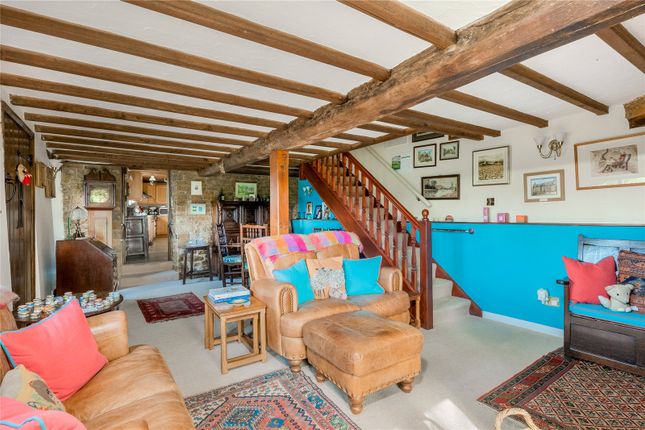 Jasmine Cottage,, The Green, Banbury photo 4