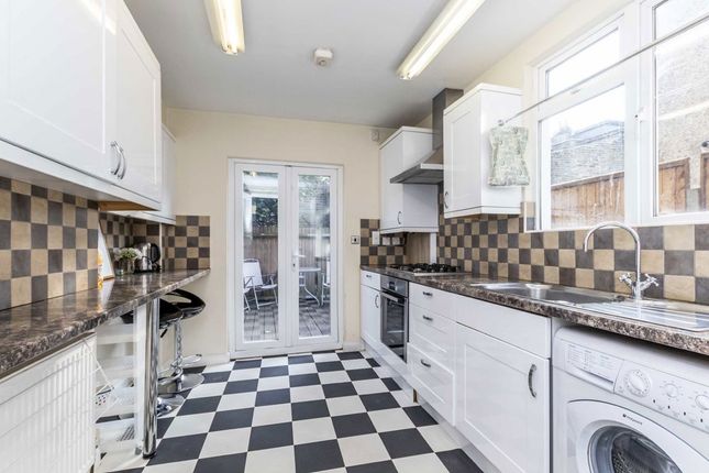 27, Hereward Road, London photo 5