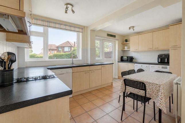 11, St. Austell Drive, Nottingham photo 4