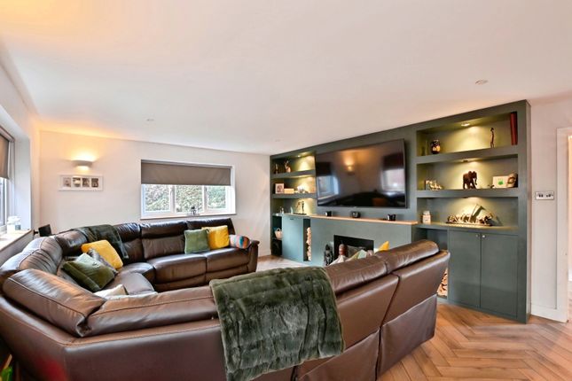 New House,, South Grove, West Sussex photo 3