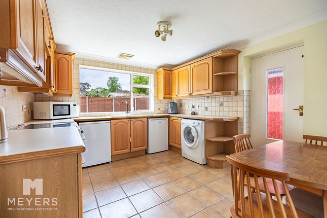 39a, Leeson Drive, Ferndown photo 3