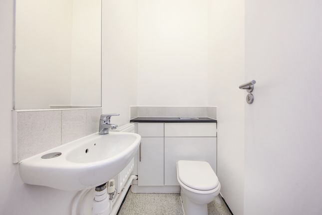 Flat to rent in Torriano Avenue, London