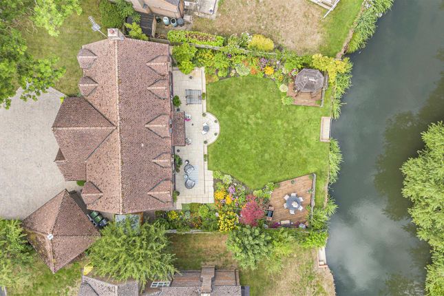 5, Dewe Lane, Burghfield, Reading photo 5