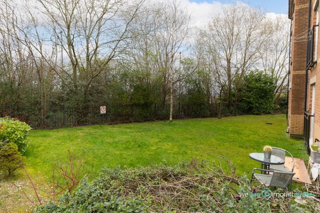 6, Oxclose Park Gardens, Sheffield photo 4