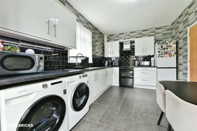 16, Privet Street, Oldham photo 4