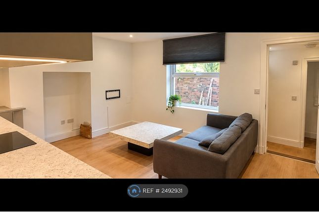 Lower Ground Floor Flat, Meanwood Road, Leeds photo 2