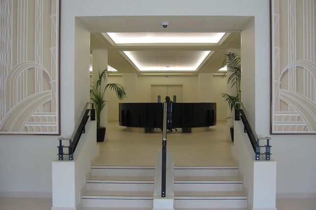 Wallis House, Great West Road, Brentford photo 2