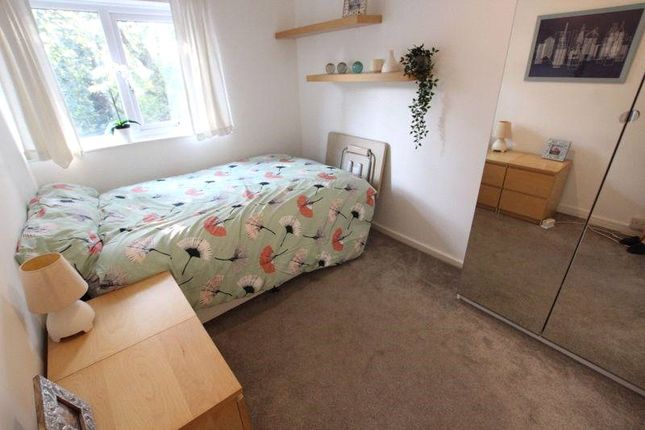 Room to rent in 13 Russia Dock Road, London