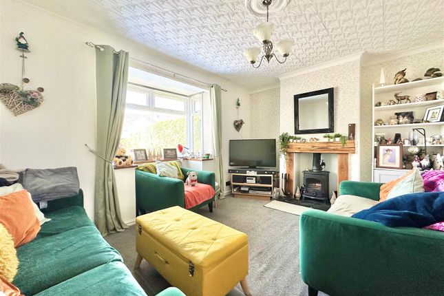 29, Beard Crescent, High Peak photo 2