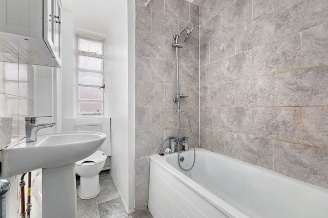 A54 Du Cane Court, Balham High Road, London photo 5