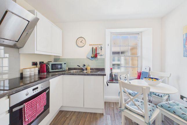Flat 12, Ashley House Upper Frog Street, Tenby photo 3