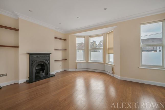 00T, Bathurst Gardens, London photo 3