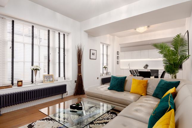 Flat for sale in Exchange Court, London