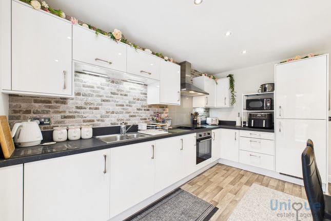 16, Foxtail Close, Poulton-le-Fylde photo 3