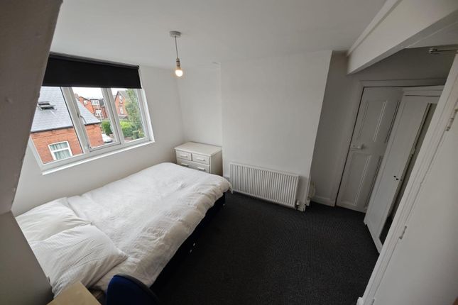 Bright And Tidy Double Bedroom Featuring A Comfort...