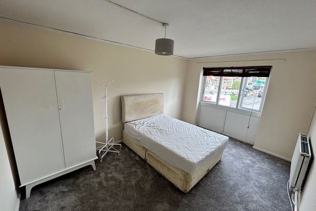 Flat to rent in Kimpton Close, Hemel Hempstead