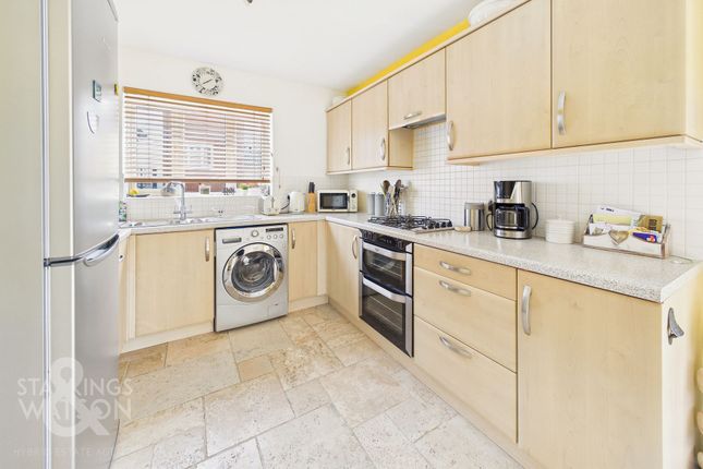 2 Thacker Way, Norwich photo 3
