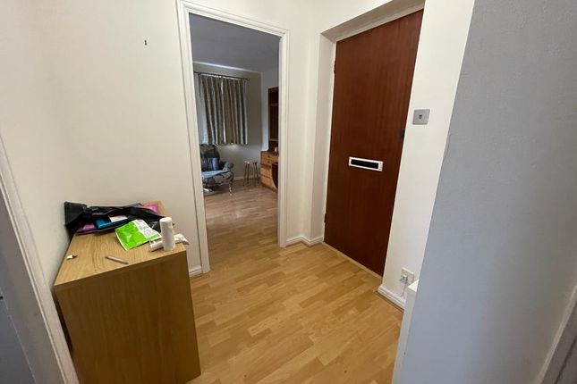 5, Westwood Court, Sudbury, Wembley photo 3
