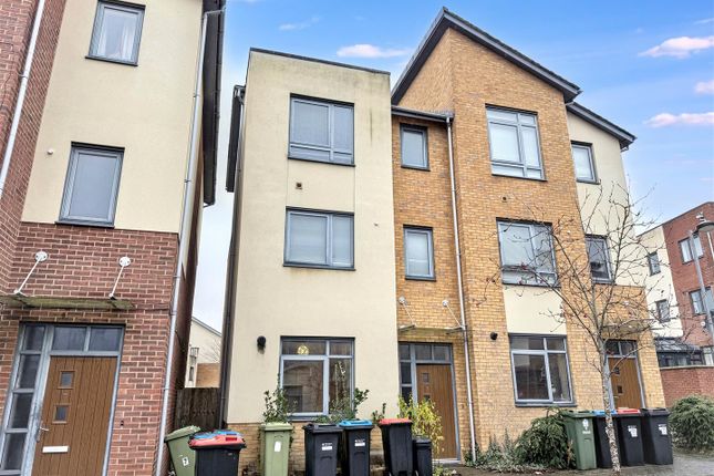 3-bed house on 9, The Martlet, Ashlands, £350,000