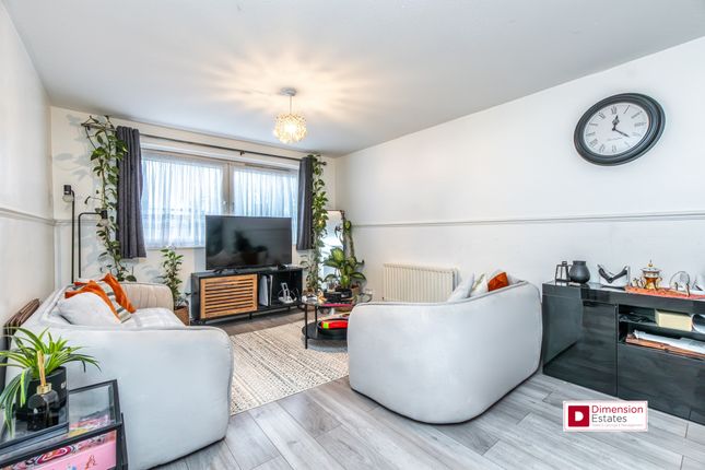 104, Cowbridge Lane, Barking photo 2