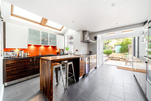 25, Harvey Road, Walton-On-Thames photo 4
