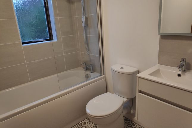 11 The Mews, Croydon Road, Reigate photo 5
