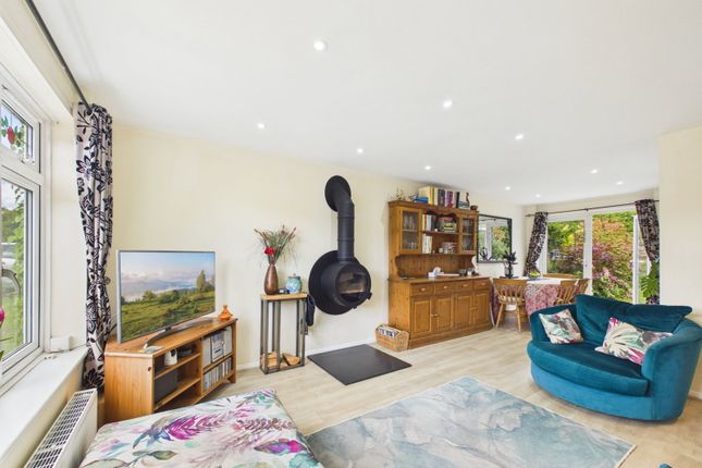 30, Knaves Acre, Ashford photo 2
