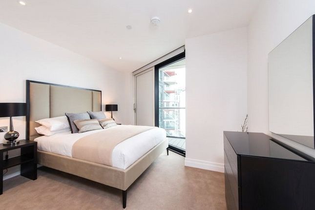 Flat to rent in Riverlight Quay, London