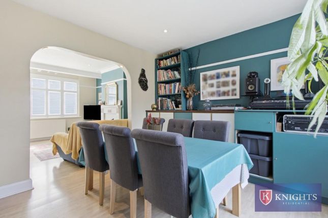 27, Clarendon Road, London photo 4