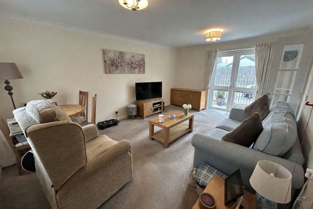 7 Gwenllian Morgan Court, Heol Gouesnou, Brecon photo 3