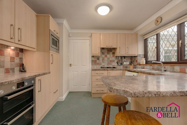 14 Marsden Court, Burnley photo 2