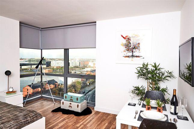 Flat to rent in The Studios, 25 Plaza Boulevard, Liverpool