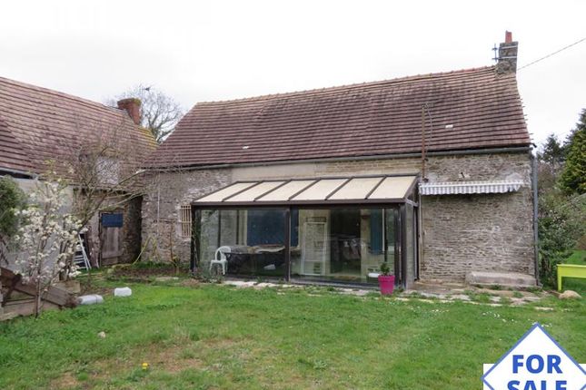 Farmhouse for sale in Couptrain, Pays-De-La-Loire, 53250, France