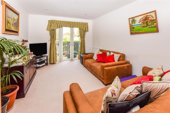 Thumbnail Flat for sale in Aventine Avenue, Mitcham