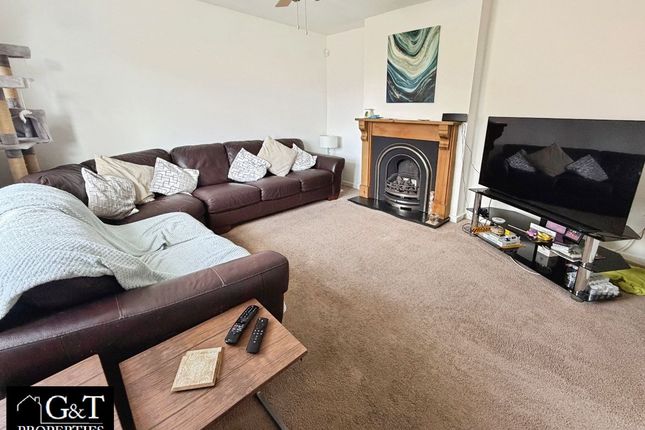 21 Dunns Bank, Brierley Hill photo 2
