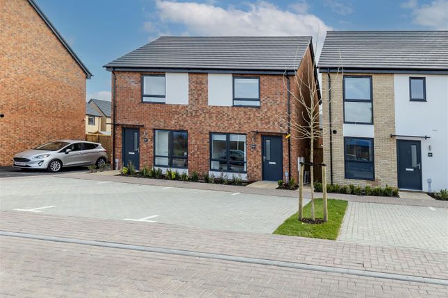60, Victoria Drive, Milton Keynes photo 5