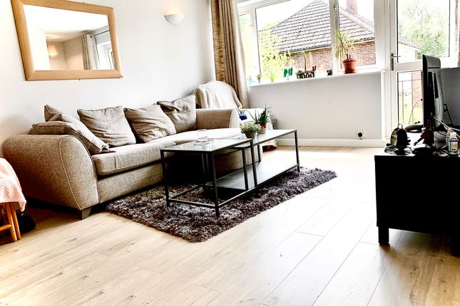 Thumbnail Flat to rent in Springfield Park, Twyford