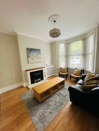 Barham Close, Wembley photo 3