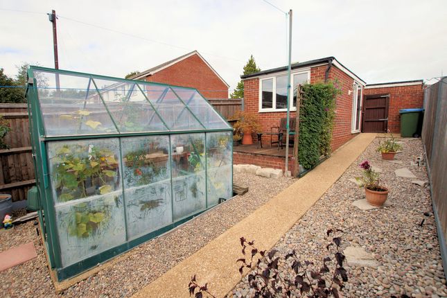 28, Simpson Close, Fareham photo 4
