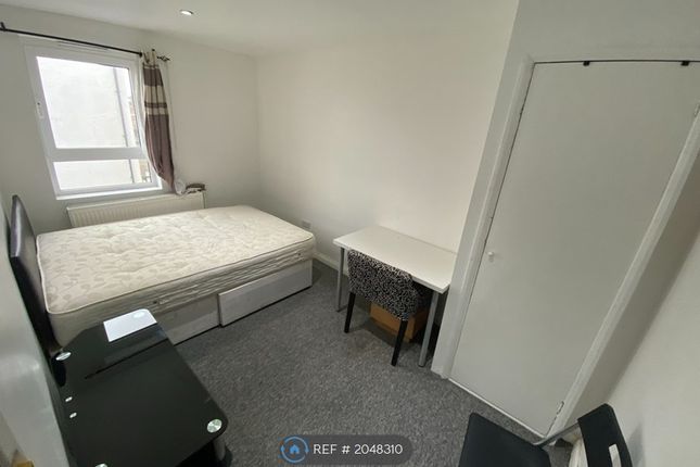 Flat to rent in St. James's Street, Brighton