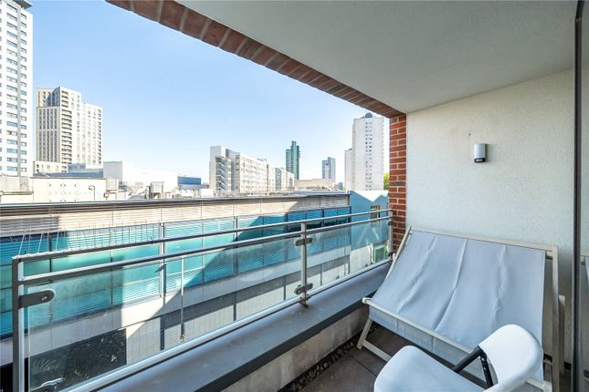 Apartment 33, 2, Hardwicks Square, London photo 3