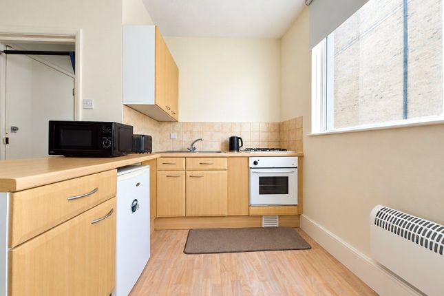 Flat 2, 40, St Georges Road, East Sussex photo 2